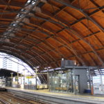 高知県産の杉で造った駅舎「高知駅」