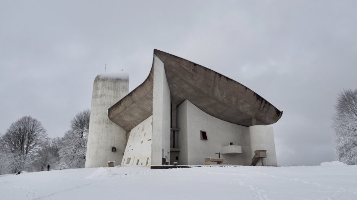 自然と建築の境界と向き合う「ロンシャンの礼拝堂(Notre Dame du Haut)」②