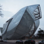 ガラスの膜を纏った幻影的な建築「フォンダシオン・ルイ・ヴィトン(Foundation Louis Vuitton)」